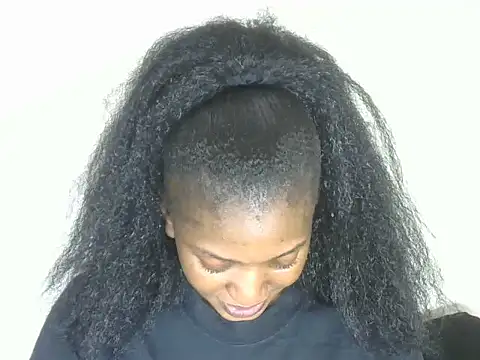 Pretty-emmie online show from September 13, 2025, 4:40 pm