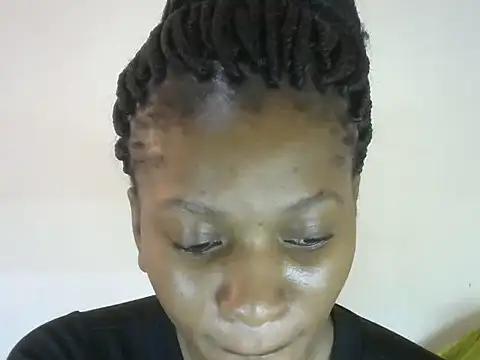 Pretty-emmie online show from September 22, 2025, 1:13 pm