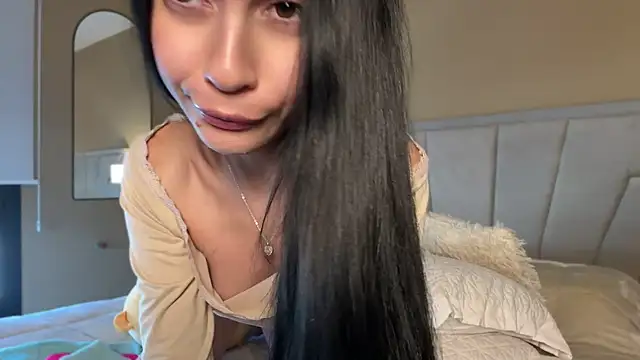 Valentcouple online show from May 7, 2026, 7:41 pm
