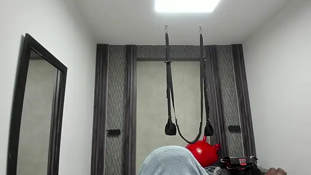 selene red  online show from May 7, 2026, 1:33 am