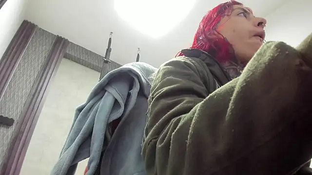 selene red  online show from May 8, 2026, 12:38 am