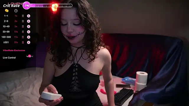 Megan   Cox online show from October 31, 2025, 8:21 pm