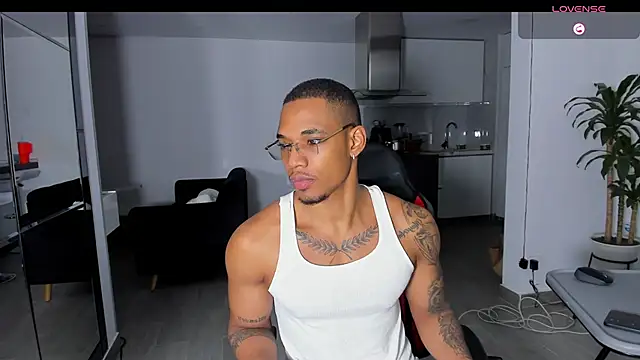 Snapshot of TROYWESLY- chatting on September 26, 2025, 1:31 am TROYWESLY- online show from September 26, 2025, 1:31 am