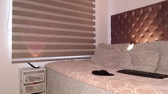 Roussmariehenao online show from October 28, 2025, 3:36 pm