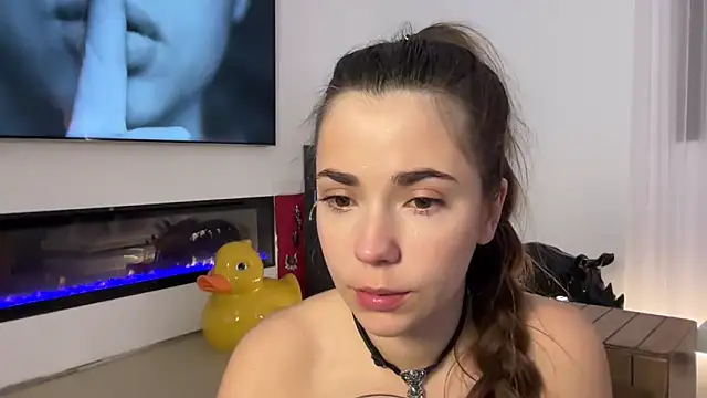 Mika Miller online show from May 16, 2026, 12:07 am