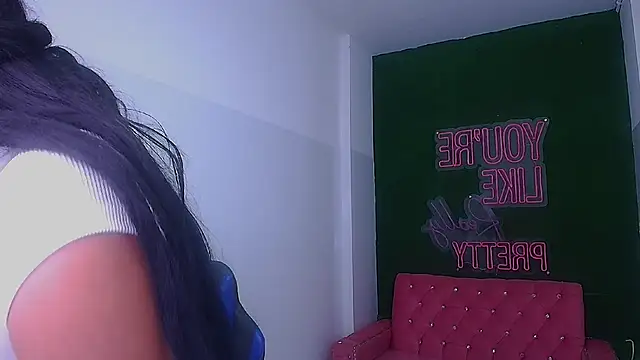 brenda a  online show from December 12, 2024, 11:07 am