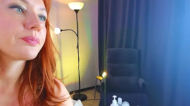 AlexaLenee online show from December 6, 2024, 8:37 am