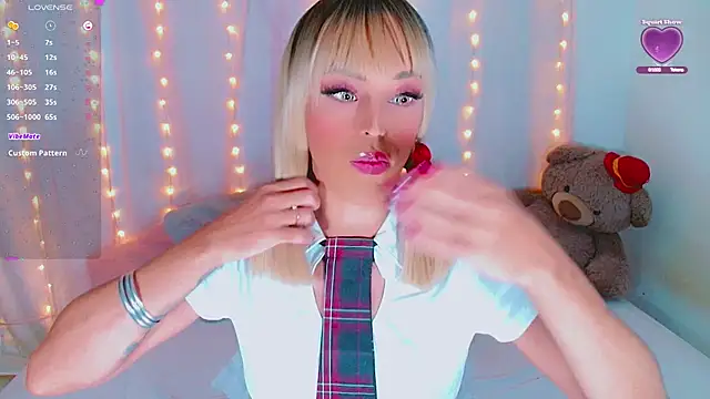 Snapshot of AlanaBekeer chatting on October 2, 2025, 9:00 pm AlanaBekeer online show from October 2, 2025, 9:00 pm