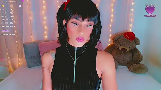 Snapshot of AlanaBekeer chatting on October 14, 2025, 10:43 pm AlanaBekeer online show from October 14, 2025, 10:43 pm