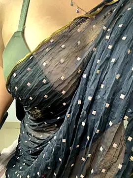 Snapshot of VR_here_4U chatting on September 21, 2025, 4:19 pm VR here 4U online show from September 21, 2025, 4:19 pm