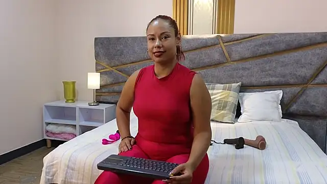 Snapshot of Julia_Gomes chatting on January 31, 2025, 7:29 pm Julia Gomes online show from January 31, 2025, 7:29 pm