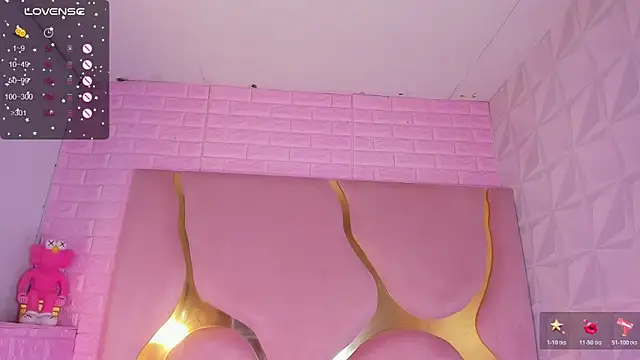 Snapshot of Thyna_Smithx69 chatting on December 22, 2025, 12:02 pm Thyna Smithx69 online show from December 22, 2025, 12:02 pm