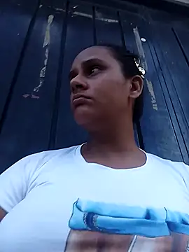 Snapshot of Andreita_95 chatting on October 28, 2025, 10:23 pm Andreita 95 online show from October 28, 2025, 10:23 pm