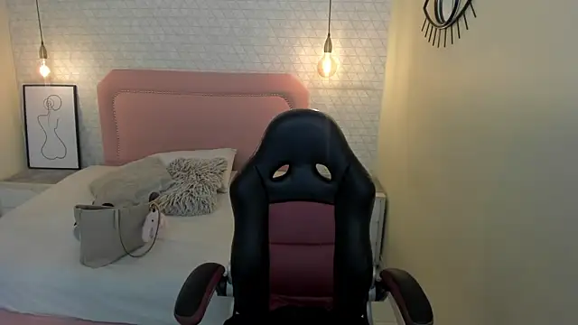 Kittytimberlake online show from February 12, 2026, 12:44 pm