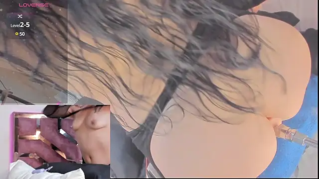 Snapshot of lili_moonn chatting on December 16, 2024, 2:38 pm lili moonn online show from December 16, 2024, 2:38 pm