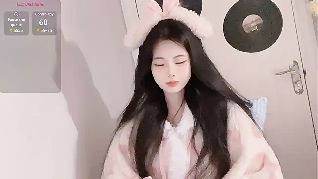 Qedgjwyz1 online show from February 3, 2025, 12:47 am