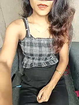 Snapshot of REVA_DARLING chatting on October 10, 2025, 5:06 am REVA DARLING online show from October 10, 2025, 5:06 am