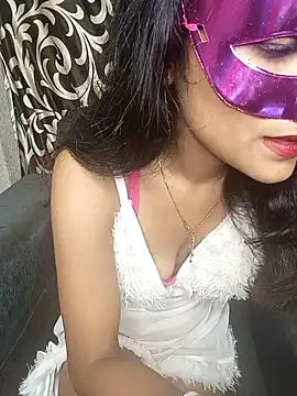 REVA DARLING online show from May 27, 2026, 5:59 am