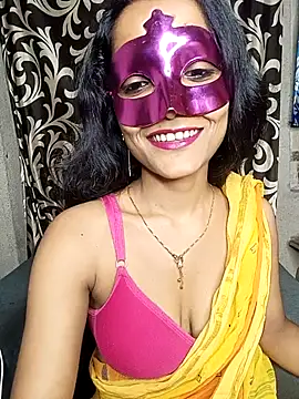 REVA DARLING online show from June 12, 2026, 6:56 am