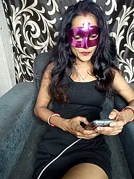 REVA DARLING online show from June 18, 2026, 3:16 pm