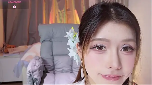 Momoever123456 online show from November 28, 2025, 2:20 pm