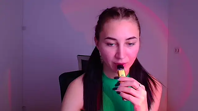Jennifer Blum online show from December 5, 2024, 9:17 am