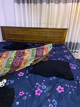 NOORA-GIRL online show from December 23, 2025, 12:19 am