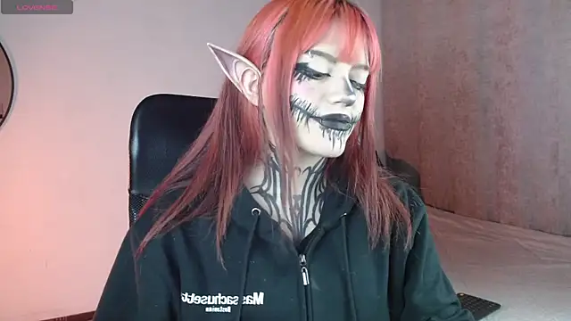 LilithMadness online show from December 18, 2024, 3:47 am