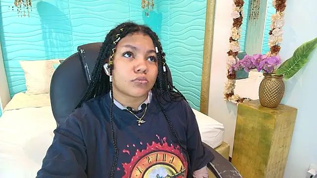 Snapshot of cherry_chel chatting on March 19, 2026, 8:24 pm cherry chel online show from March 19, 2026, 8:24 pm