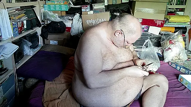 hadeszeuss2 online show from October 2, 2025, 2:13 pm