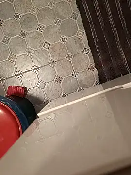 bisstinho18 online show from February 12, 2025, 11:51 pm