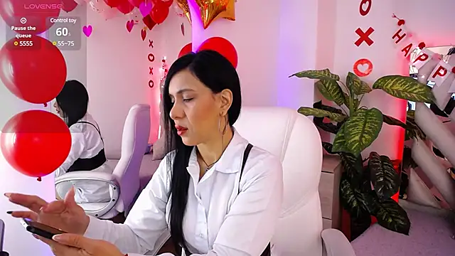 Snapshot of Camille_jhonson chatting on February 6, 2025, 10:26 am Camille jhonson online show from February 6, 2025, 10:26 am