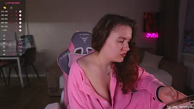 Snapshot of My_Emmy chatting on September 22, 2025, 10:12 pm My Emmy online show from September 22, 2025, 10:12 pm