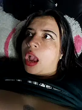 Devilsweet17 online show from January 12, 2025, 4:31 am