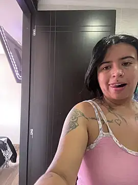 Devilsweet17 online show from May 4, 2026, 6:26 pm