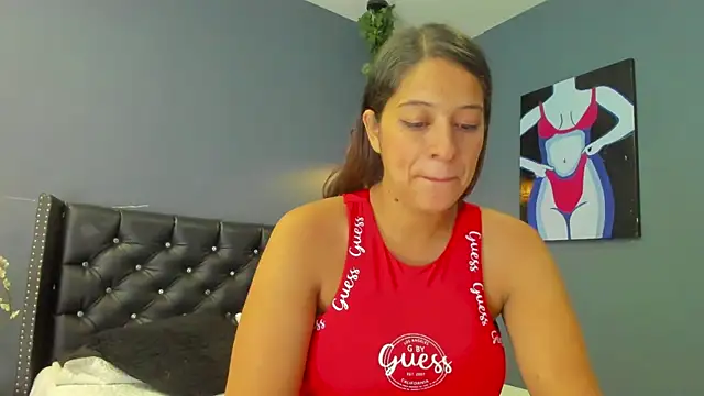 Hannah Miller   online show from December 13, 2024, 5:54 pm