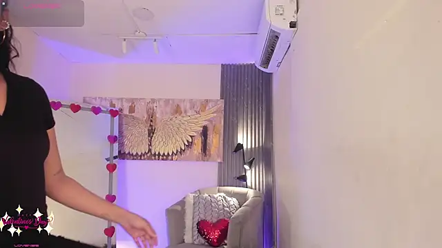 emma alice  online show from February 8, 2025, 6:44 pm