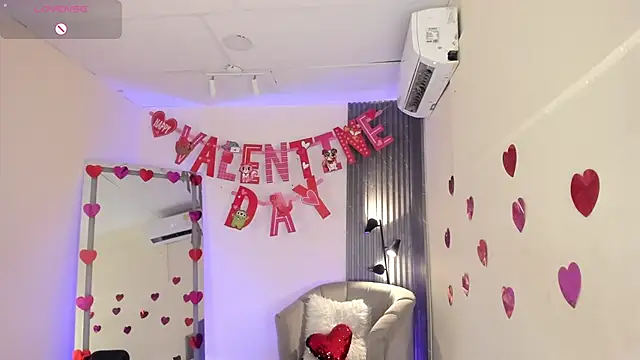 emma alice  online show from February 17, 2025, 6:48 pm