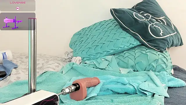 emma alice  online show from March 17, 2025, 3:50 pm