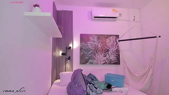 emma alice  online show from September 17, 2025, 12:07 pm