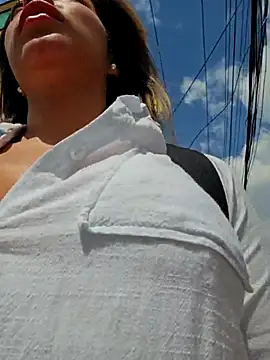 Karen San Miguel online show from November 11, 2025, 6:19 pm