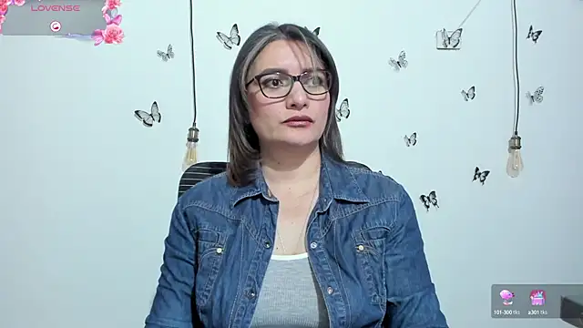 Amie Adams82  online show from October 14, 2025, 5:14 pm