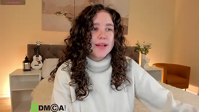 Snapshot of Ariella_Sol chatting on October 7, 2025, 1:03 am Ariella Sol online show from October 7, 2025, 1:03 am