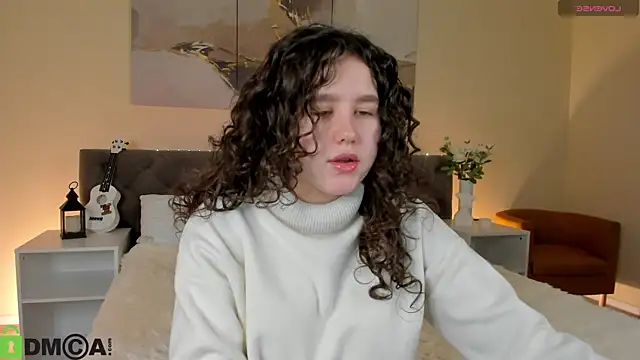 Snapshot of Ariella_Sol chatting on October 13, 2025, 1:05 am Ariella Sol online show from October 13, 2025, 1:05 am