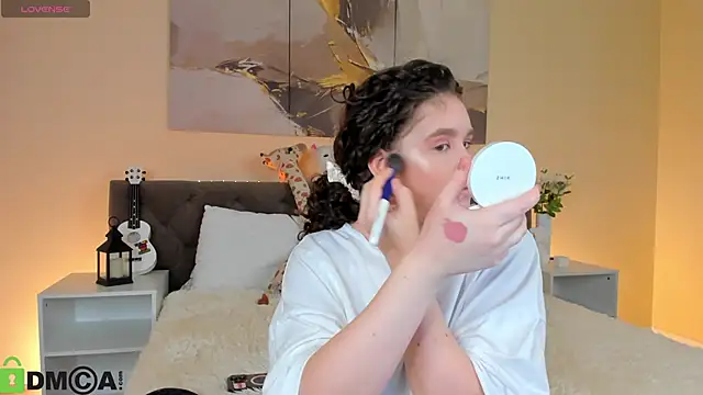 Snapshot of Ariella_Sol chatting on October 21, 2025, 1:28 am Ariella Sol online show from October 21, 2025, 1:28 am