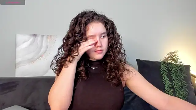 Snapshot of Ariella_Sol chatting on April 24, 2026, 1:08 am Ariella Sol online show from April 24, 2026, 1:08 am