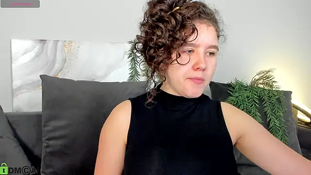 Snapshot of Ariella_Sol chatting on April 26, 2026, 1:14 am Ariella Sol online show from April 26, 2026, 1:14 am