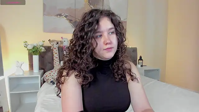 Snapshot of Ariella_Sol chatting on May 13, 2026, 1:03 am Ariella Sol online show from May 13, 2026, 1:03 am