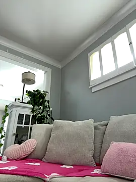 Snapshot of LoveShae_ chatting on October 24, 2025, 6:37 pm LoveShae online show from October 24, 2025, 6:37 pm