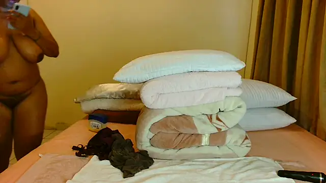 ALEXABOUJEE95 online show from October 6, 2025, 3:31 pm